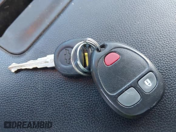 ✅ 2007 Chevrolet Silverado 1500 1LT • VIN: 1GCEC14C37Z617583 • Lot: 43721071. Wystawiony na IAAI z przebiegiem 106 858 mil. Bezpłatny archiwum sprzedaży aukcyjnych z USA i szczegółowy raport historii pojazdu na DreamBid. Zdjęcie 11.