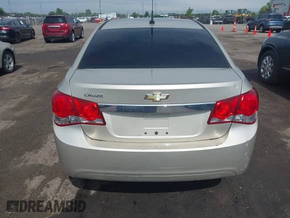 2013 Chevrolet Cruze LS with VIN 1G1PA5SH8D7327313, listed as a IAAI auction lot 42530344 with 147,158 mi miles and . Bid and sale history available at DreamBid. Image 16.