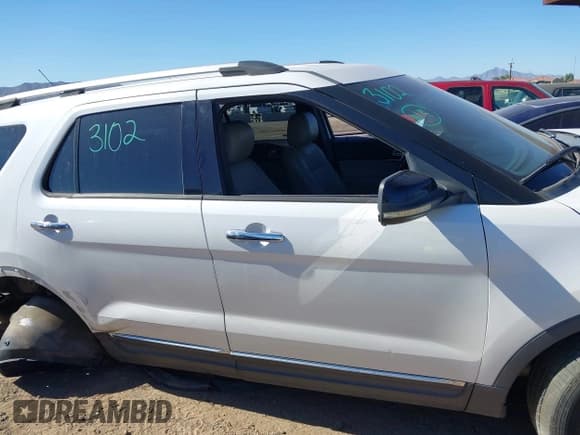 ✅ 2014 Ford Explorer XLT • VIN: 1FM5K7D89EGC36293 • Lot: 43335373. Wystawiony na IAAI z przebiegiem 151 257 mil. Bezpłatny archiwum sprzedaży aukcyjnych z USA i szczegółowy raport historii pojazdu na DreamBid. Zdjęcie 13.