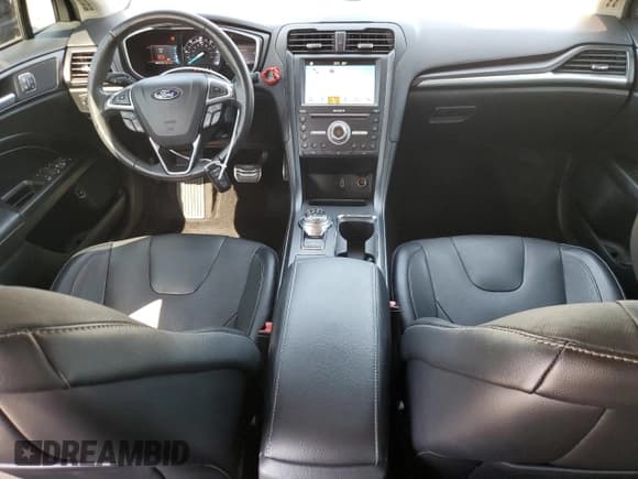 ✅ 2018 Ford Fusion Titanium • VIN: 3FA6P0SU6JR246113 • Лот: 69035855. Опубликован ранее на Copart с пробегом 86 810 миль. Бесплатный доступ к архиву аукционных продаж из США и подробный отчёт об истории автомобиля на DreamBid. Изображение 8.