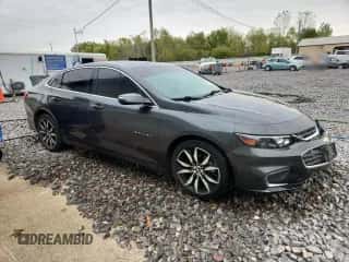 ✅ 2018 Chevrolet Malibu LT • VIN: 1G1ZD5ST9JF176911 • Lot: 86437605. Wystawiony na Copart z przebiegiem 62 234 mil mil. Skorzystaj z bezpłatnego archiwum sprzedaży aukcyjnych z USA i zobacz szczegółowy raport historii pojazdu na DreamBid. Zdjęcie 4.