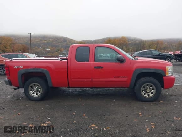 ✅ 2011 Chevrolet Silverado 1500 LS • VIN: 1GCRKREA2BZ195086 • Лот: 43575383. Опубликован ранее на IAAI с пробегом 209 870 миль. Бесплатный доступ к архиву аукционных продаж из США и подробный отчёт об истории автомобиля на DreamBid. Изображение 13.
