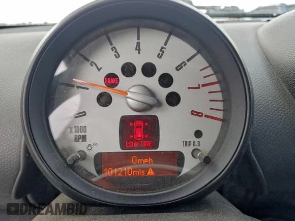 ✅ 2012 MINI Countryman • VIN: WMWZB3C52CWM30248 • Lot: 93199575. Wystawiony na Copart z przebiegiem 101 210 mil. Bezpłatny archiwum sprzedaży aukcyjnych z USA i szczegółowy raport historii pojazdu na DreamBid. Zdjęcie 9.