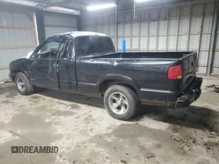 ✅ 1998 Chevrolet S-10 LS • VIN: 1GCCS1947WK260721 • Лот: 45976485. Опубликован ранее на Copart с пробегом 182 532 миль. Бесплатный доступ к архиву аукционных продаж из США и подробный отчёт об истории автомобиля на DreamBid. Изображение 2.