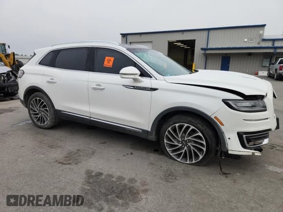 ✅ 2020 Lincoln Nautilus Reserve • VIN: 2LMPJ8KP6LBL21984 • Lot: 70761095. Wystawiony na Copart z przebiegiem Nie podano. Bezpłatny archiwum sprzedaży aukcyjnych z USA i szczegółowy raport historii pojazdu na DreamBid. Zdjęcie 4.