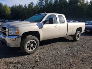 ✅ 2007 Chevrolet Silverado 2500HD Work Truck • VIN: 1GCHC29K87E545810 • Лот: 84018165. Опубликован ранее на Copart с пробегом 134 992 миль. Бесплатный доступ к архиву аукционных продаж из США и подробный отчёт об истории автомобиля на DreamBid. Изображение 1.