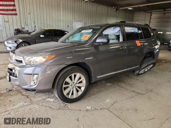 ✅ 2011 Toyota Highlander Limited • VIN: JTEDC3EH7B2002808 • Lot: 81939685. Listed on Copart with 201,784 mi. Free auction sales archive from the USA and detailed vehicle history report at DreamBid. Image 1.