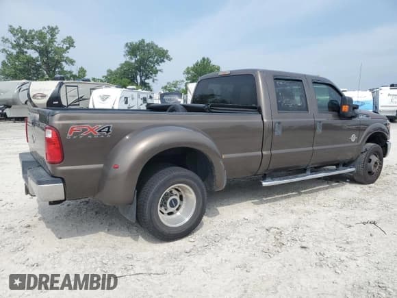 ✅ 2015 Ford F-350 Lariat • VIN: 1FT8W3DT9FEC28775 • Lot: 60760975. Wystawiony na Copart z przebiegiem 398 459 mil. Bezpłatny archiwum sprzedaży aukcyjnych z USA i szczegółowy raport historii pojazdu na DreamBid. Zdjęcie 3.