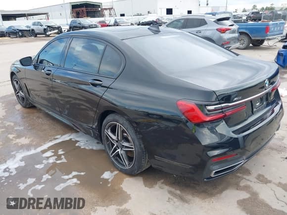 ✅ 2022 BMW 7 Series 750i xDrive • VIN: WBA7U2C00NCK03130 • Lot: 40691291. Listed on IAAI with 17,124 mi. Free auction sales archive from the USA and detailed vehicle history report at DreamBid. Image 3.