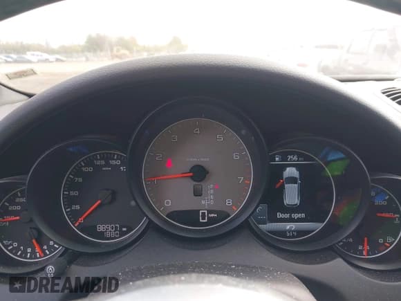 ✅ 2017 Porsche Cayenne S • VIN: WP1AB2A22HLA53222 • Lot: 43678431. Wystawiony na IAAI z przebiegiem 88 907 mil. Bezpłatny archiwum sprzedaży aukcyjnych z USA i szczegółowy raport historii pojazdu na DreamBid. Zdjęcie 7.