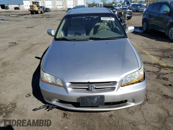 ✅ 1999 Honda Accord LX • VIN: 1HGCG5546XA072585 • Лот: 85824705. Опубликован ранее на Copart с пробегом 311 504 миль. Бесплатный доступ к архиву аукционных продаж из США и подробный отчёт об истории автомобиля на DreamBid. Изображение 5.
