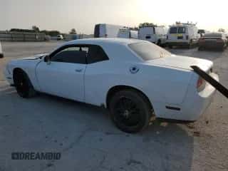 2013 Dodge Challenger SXT z VIN 2C3CDYAG8DH627871, wystawiony jako Copart lot #68657084 z przebiegiem Nie podano mil oraz Szkoda całkowita • Salvage title. Historia ofert i sprzedaży dostępna na DreamBid. Obrazek 2.