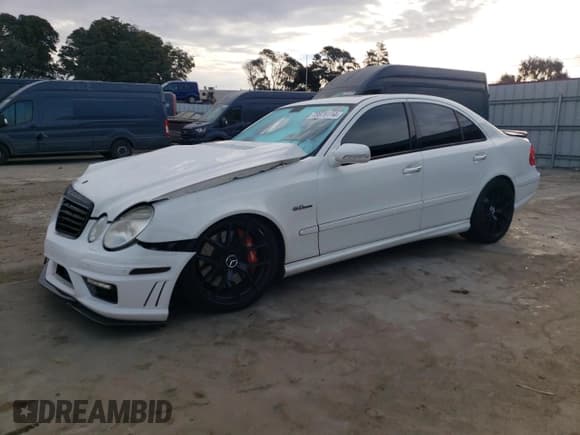 ✅ 2008 Mercedes-Benz E 63 AMG • VIN: WDBUF77X88B224871 • Lot: 78676114. Wystawiony na Copart z przebiegiem 135 095 mil. Bezpłatny archiwum sprzedaży aukcyjnych z USA i szczegółowy raport historii pojazdu na DreamBid. Zdjęcie 1.