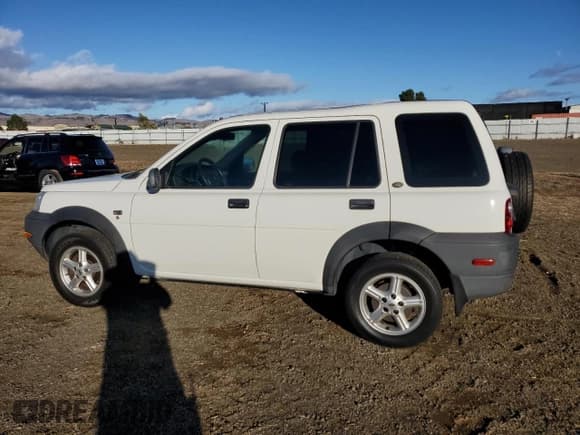 ✅ 2002 Land Rover Freelander • VIN: SALNM22222A206432 • Лот: 80378824. Опубликован ранее на Copart с пробегом 112 098 миль. Бесплатный доступ к архиву аукционных продаж из США и подробный отчёт об истории автомобиля на DreamBid. Изображение 2.