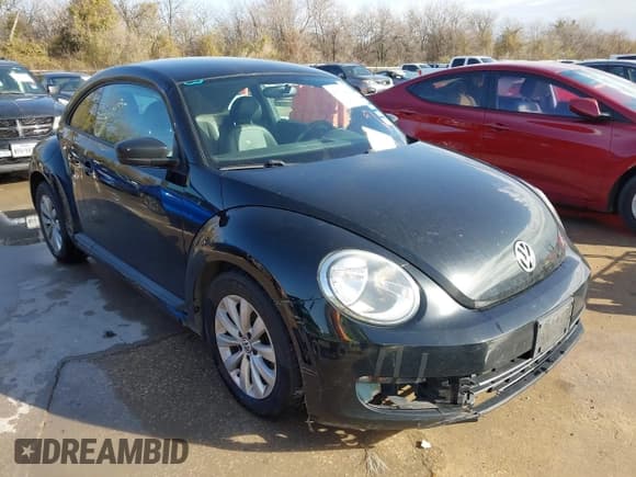 ✅ 2015 Volkswagen Beetle Fleet Edition • VIN: 3VWF17AT3FM610020 • Lot: 41714321. Wystawiony na IAAI z przebiegiem 158 381 mil. Bezpłatny archiwum sprzedaży aukcyjnych z USA i szczegółowy raport historii pojazdu na DreamBid. Zdjęcie 6.