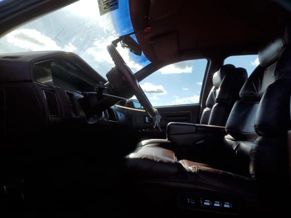 ✅ 1992 Buick Roadmaster Ltd • VIN: 1G4BT5379NR444112 • Lot: 84724475. Wystawiony na Copart z przebiegiem 164 823 mil. Bezpłatny archiwum sprzedaży aukcyjnych z USA i szczegółowy raport historii pojazdu na DreamBid. Zdjęcie 7.