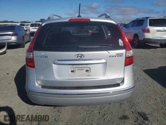✅ 2011 Hyundai Elantra SE • VIN: KMHDC8AEXBU117996 • Lot: 82757795. Listed on Copart with 129,668 mi. Free auction sales archive from the USA and detailed vehicle history report at DreamBid. Image 6.