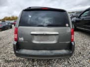 ✅ 2010 Chrysler Town & Country Touring Plus • VIN: 2A4RR8D10AR392915 • Lot: 86227995. Wystawiony na Copart z przebiegiem Nie podano. Bezpłatny archiwum sprzedaży aukcyjnych z USA i szczegółowy raport historii pojazdu na DreamBid. Zdjęcie 6.