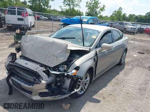 ✅ 2015 Ford Fusion Titanium • VIN: 3FA6P0SU1FR245815 • Lot: 42620841. Wystawiony na IAAI z przebiegiem 172 775 mil. Bezpłatny archiwum sprzedaży aukcyjnych z USA i szczegółowy raport historii pojazdu na DreamBid. Zdjęcie 2.