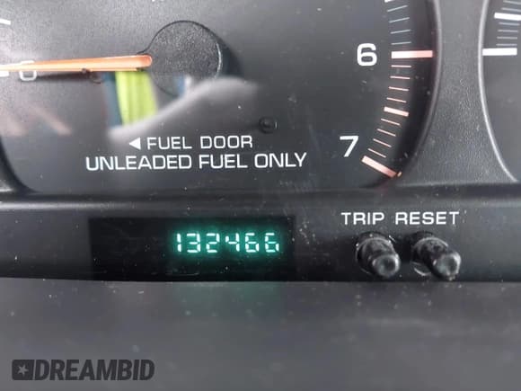 ✅ 1998 Chrysler Town & Country LXi • VIN: 1C4GP64L8WB589426 • Lot: 41535344. Wystawiony na IAAI z przebiegiem 132 466 mil. Bezpłatny archiwum sprzedaży aukcyjnych z USA i szczegółowy raport historii pojazdu na DreamBid. Zdjęcie 15.