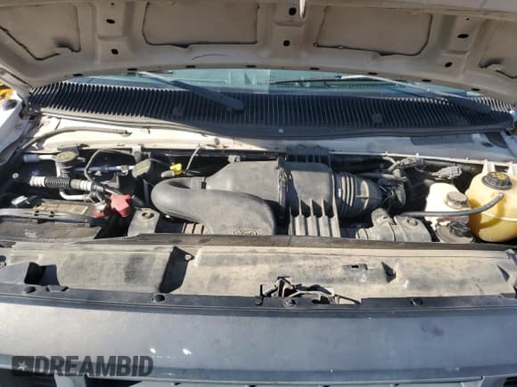 ✅ 2014 Ford Econoline Cargo Commercial • VIN: 1FTNE2EW2EDA16748 • Lot: 82422615. Listed on Copart with 200,853 mi. Free auction sales archive from the USA and detailed vehicle history report at DreamBid. Image 11.