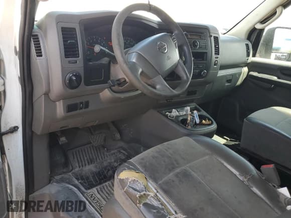 ✅ 2014 Nissan NV S • VIN: 1N6BF0KL9EN101317 • Лот: 70627685. Опубликован ранее на Copart с пробегом 148 308 миль. Бесплатный доступ к архиву аукционных продаж из США и подробный отчёт об истории автомобиля на DreamBid. Изображение 8.