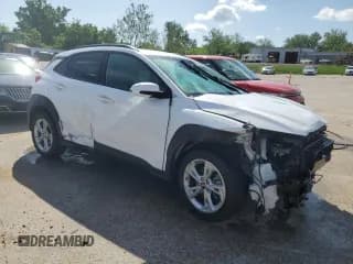 ✅ 2022 Hyundai Kona SEL • VIN: KM8K3CAB4NU858293 • Лот: 56048064. Опубликован ранее на Copart с пробегом 62 060 миль. Бесплатный доступ к архиву аукционных продаж из США и подробный отчёт об истории автомобиля на DreamBid. Изображение 4.