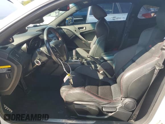 ✅ 2014 Hyundai Genesis Coupe R-Spec • VIN: KMHHT6KD3EU115040 • Lot: 84447645. Listed on Copart with 49,674 mi. Free auction sales archive from the USA and detailed vehicle history report at DreamBid. Image 7.