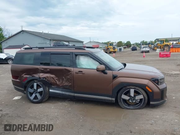 ✅ 2024 Hyundai Santa Fe Limited • VIN: 5NMP4DGL0RH001012 • Lot: 42835747. Listed on IAAI with 3,917 mi. Free auction sales archive from the USA and detailed vehicle history report at DreamBid. Image 13.