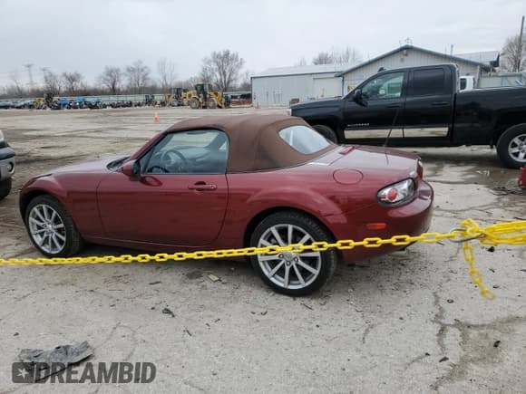 ✅ 2006 Mazda MX-5 Miata Grand Touring • VIN: JM1NC25F460102951 • Lot: 48539385. Wystawiony na Copart z przebiegiem 36 169 mil. Bezpłatny archiwum sprzedaży aukcyjnych z USA i szczegółowy raport historii pojazdu na DreamBid. Zdjęcie 2.
