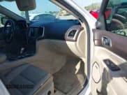 ✅ 2017 Jeep Grand Cherokee Overland • VIN: 1C4RJFCG5HC802621 • Лот: 42996429. Опубликован ранее на IAAI с пробегом 189 825 миль. Бесплатный доступ к архиву аукционных продаж из США и подробный отчёт об истории автомобиля на DreamBid. Изображение 5.