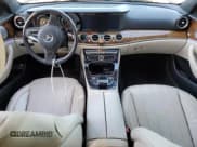✅ 2017 Mercedes-Benz E 300 Luxury • VIN: WDDZF4JB5HA030362 • Lot: 85299055. Wystawiony na Copart z przebiegiem Nie podano. Bezpłatny archiwum sprzedaży aukcyjnych z USA i szczegółowy raport historii pojazdu na DreamBid. Zdjęcie 8.