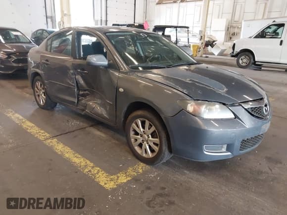 ✅ 2008 Mazda 3 i Touring Value • VIN: JM1BK32G481867499 • Lot: 43348891. Wystawiony na IAAI z przebiegiem 88 704 mil. Bezpłatny archiwum sprzedaży aukcyjnych z USA i szczegółowy raport historii pojazdu na DreamBid. Zdjęcie 1.