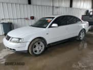 ✅ 2000 Volkswagen Passat • VIN: WVWUH23B7YE334348 • Lot: 65120385. Wystawiony na Copart z przebiegiem Nie podano. Bezpłatny archiwum sprzedaży aukcyjnych z USA i szczegółowy raport historii pojazdu na DreamBid. Zdjęcie 1.