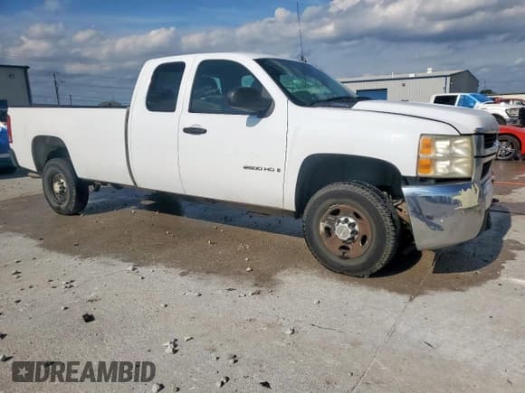 ✅ 2008 Chevrolet Silverado 2500HD Work Truck • VIN: 1GCHC29K58E139338 • Lot: 60833175. Wystawiony na Copart z przebiegiem 343 349 mil. Bezpłatny archiwum sprzedaży aukcyjnych z USA i szczegółowy raport historii pojazdu na DreamBid. Zdjęcie 4.