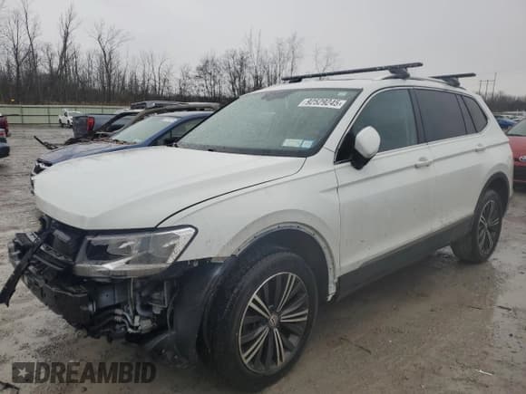✅ 2018 Volkswagen Tiguan SEL • VIN: 3VV2B7AX5JM012930 • Lot: 92529245. Listed on Copart with 109,777 mi. Free auction sales archive from the USA and detailed vehicle history report at DreamBid. Image 1.