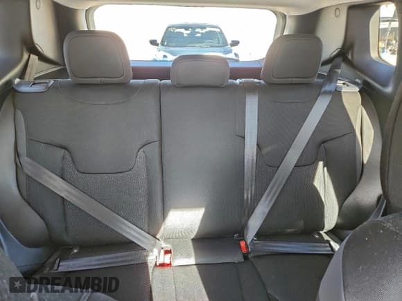 ✅ 2018 Jeep Renegade Latitude • VIN: ZACCJBBB5JPH27909 • Lot: 94162715. Wystawiony na Copart z przebiegiem 55 801 mil. Bezpłatny archiwum sprzedaży aukcyjnych z USA i szczegółowy raport historii pojazdu na DreamBid. Zdjęcie 10.