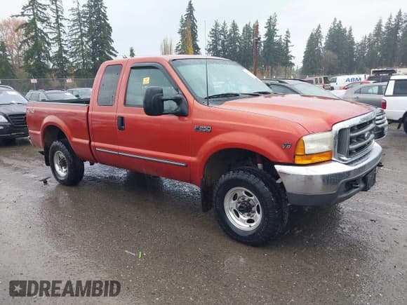 ✅ 2000 Ford F-250 XL • VIN: 1FTNX21L7YEB12167 • Lot: 43691984. Listed on IAAI with 108,749 mi. Free auction sales archive from the USA and detailed vehicle history report at DreamBid. Image 1.