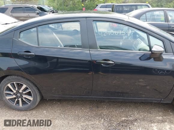 ✅ 2021 Nissan Versa SV • VIN: 3N1CN8EVXML834368 • Lot: 42406754. Wystawiony na IAAI z przebiegiem 99 696 mil. Bezpłatny archiwum sprzedaży aukcyjnych z USA i szczegółowy raport historii pojazdu na DreamBid. Zdjęcie 13.