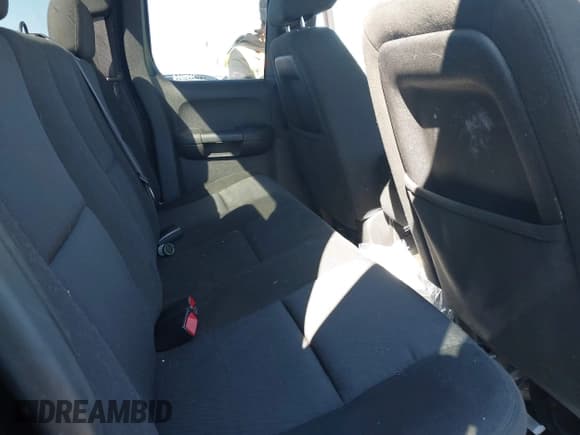 ✅ 2013 Chevrolet Silverado 1500 LS • VIN: 1GCRKREA3DZ142805 • Lot: 43414915. Wystawiony na IAAI z przebiegiem 130 868 mil. Bezpłatny archiwum sprzedaży aukcyjnych z USA i szczegółowy raport historii pojazdu na DreamBid. Zdjęcie 8.