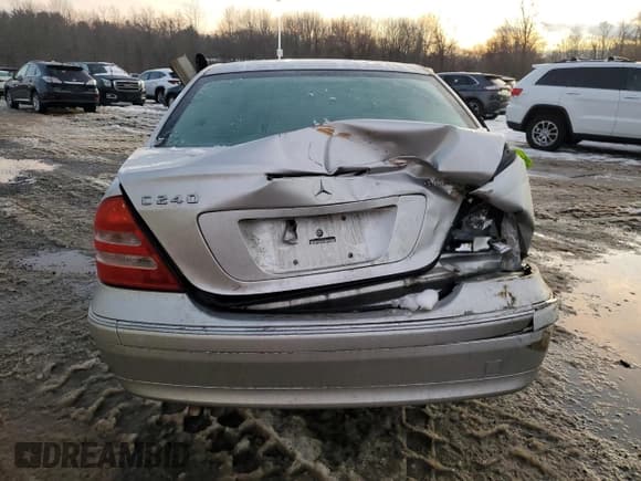 ✅ 2003 Mercedes-Benz C 240 • VIN: WDBRF81J43F408657 • Lot: 43817805. Wystawiony na Copart z przebiegiem Nie podano. Bezpłatny archiwum sprzedaży aukcyjnych z USA i szczegółowy raport historii pojazdu na DreamBid. Zdjęcie 6.
