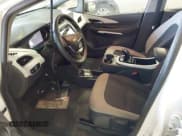 ✅ 2021 Chevrolet Bolt EV LT • VIN: 1G1FY6S03M4109949 • Lot: 41526979. Wystawiony na IAAI z przebiegiem 33 247 mil. Bezpłatny archiwum sprzedaży aukcyjnych z USA i szczegółowy raport historii pojazdu na DreamBid. Zdjęcie 5.