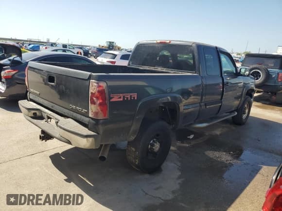 ✅ 2003 Chevrolet Silverado 2500HD LS • VIN: 1GCHC29U93E257676 • Lot: 52168575. Listed on Copart with Not provided. Free auction sales archive from the USA and detailed vehicle history report at DreamBid. Image 3.