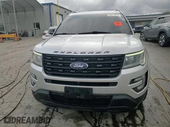 ✅ 2017 Ford Explorer Sport • VIN: 1FM5K8GT7HGA25782 • Lot: 90617815. Wystawiony na Copart z przebiegiem 237 027 mil. Bezpłatny archiwum sprzedaży aukcyjnych z USA i szczegółowy raport historii pojazdu na DreamBid. Zdjęcie 14.