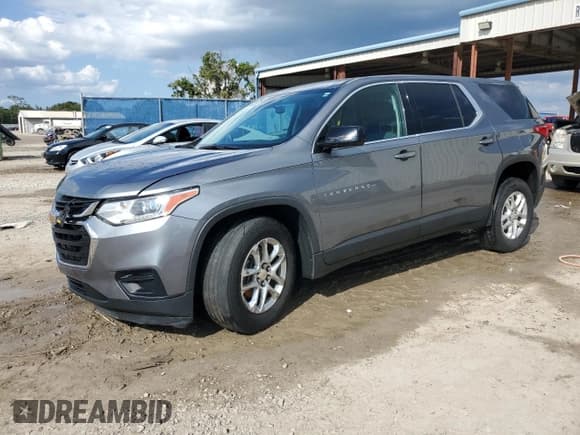 ✅ 2020 Chevrolet Traverse LS • VIN: 1GNERFKWXLJ174924 • Lot: 71939174. Wystawiony na Copart z przebiegiem 82 695 mil. Bezpłatny archiwum sprzedaży aukcyjnych z USA i szczegółowy raport historii pojazdu na DreamBid. Zdjęcie 1.