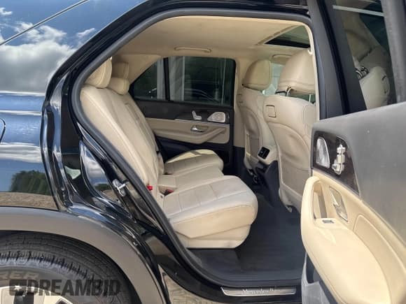 ✅ 2020 Mercedes-Benz GLE 350 • VIN: 4JGFB4KE9LA030631 • Lot: 42904864. Wystawiony na IAAI z przebiegiem 94 793 mil. Bezpłatny archiwum sprzedaży aukcyjnych z USA i szczegółowy raport historii pojazdu na DreamBid. Zdjęcie 8.