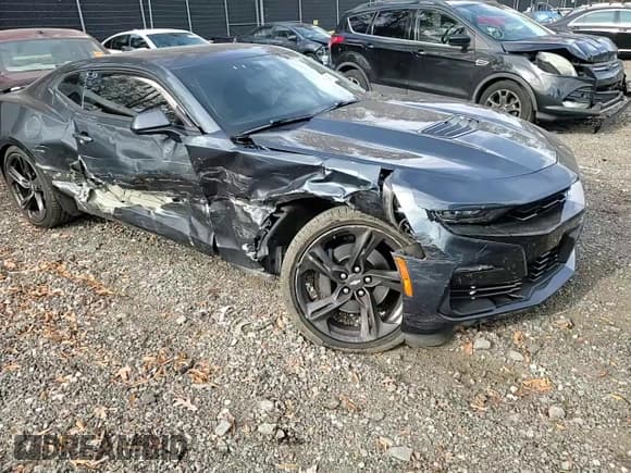 ✅ 2019 Chevrolet Camaro 2SS • VIN: 1G1FH1R79K0141394 • Lot: 91560405. Wystawiony na Copart z przebiegiem 69 259 mil. Bezpłatny archiwum sprzedaży aukcyjnych z USA i szczegółowy raport historii pojazdu na DreamBid. Zdjęcie 13.