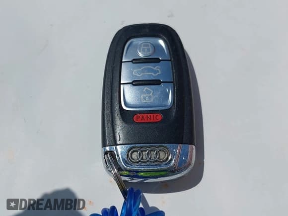 ✅ 2012 Audi A4 Premium • VIN: WAUSFAFL1CA113935 • Lot: 42412012. Wystawiony na IAAI z przebiegiem 212 066 mil. Bezpłatny archiwum sprzedaży aukcyjnych z USA i szczegółowy raport historii pojazdu na DreamBid. Zdjęcie 11.