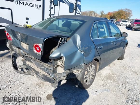 ✅ 2006 Volkswagen Jetta 1.9L TDI • VIN: 3VWRT71K76M721149 • Lot: 43650847. Listed on IAAI with 215,249 mi. Free auction sales archive from the USA and detailed vehicle history report at DreamBid. Image 4.