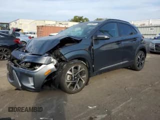 ✅ 2022 Hyundai Kona Limited • VIN: KM8K5CA30NU902728 • Лот: 72162694. Опубликован ранее на Copart с пробегом 19 076 миль. Бесплатный доступ к архиву аукционных продаж из США и подробный отчёт об истории автомобиля на DreamBid. Изображение 1.